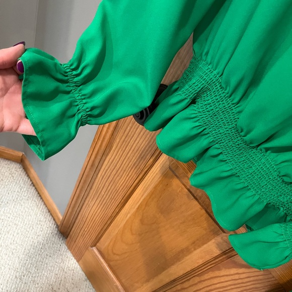 Ann Taylor green ladies blouse/top- size medium - Picture 5 of 6